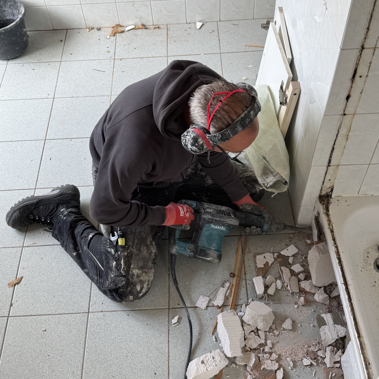 image00011 1606 badkamer installeren montage Bergschenhoek